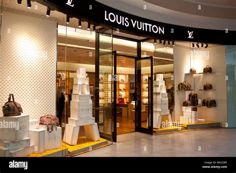 louis vuitton near me now.